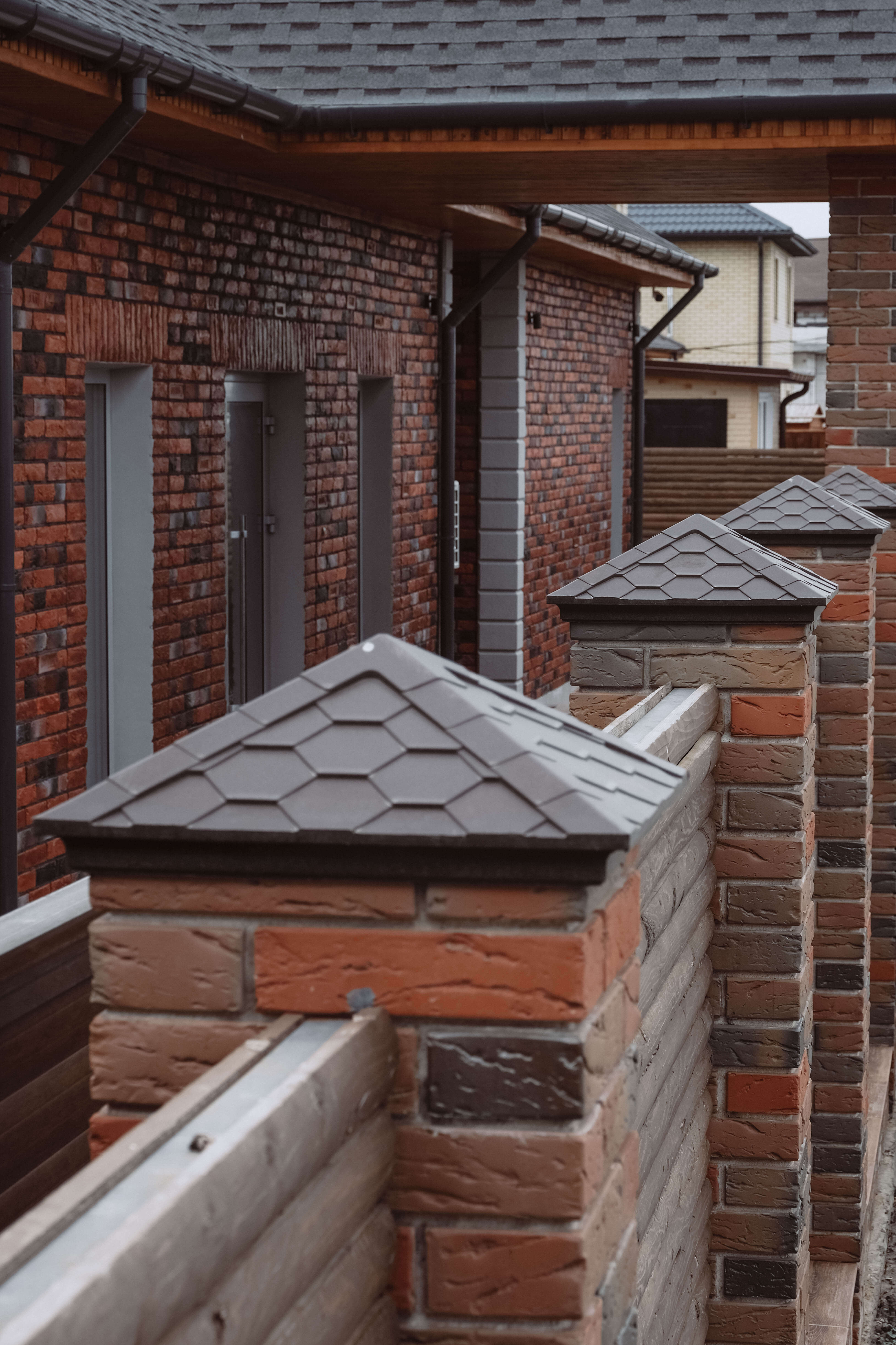 Колпак Zking Эверест Коричневый на столб 1.5х1.5 кирпича (390х390мм) в Заводоуковске фото